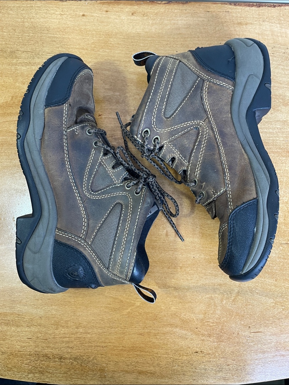 Ariat Brown and Black Lace-Up Women's Ankle Boots. Size 7.5 - Picture 10 of 11